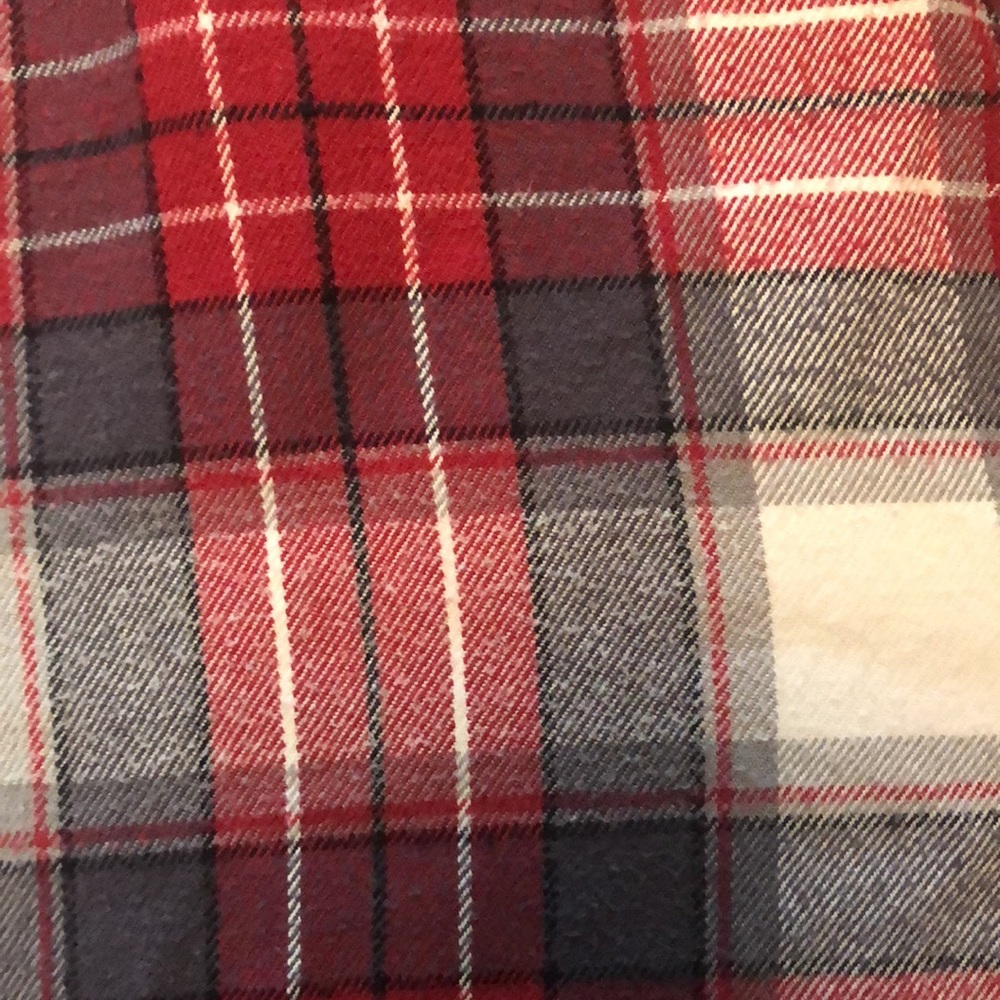 Eddie Bauer Relaxed Fit button down - Picture 3 of 8